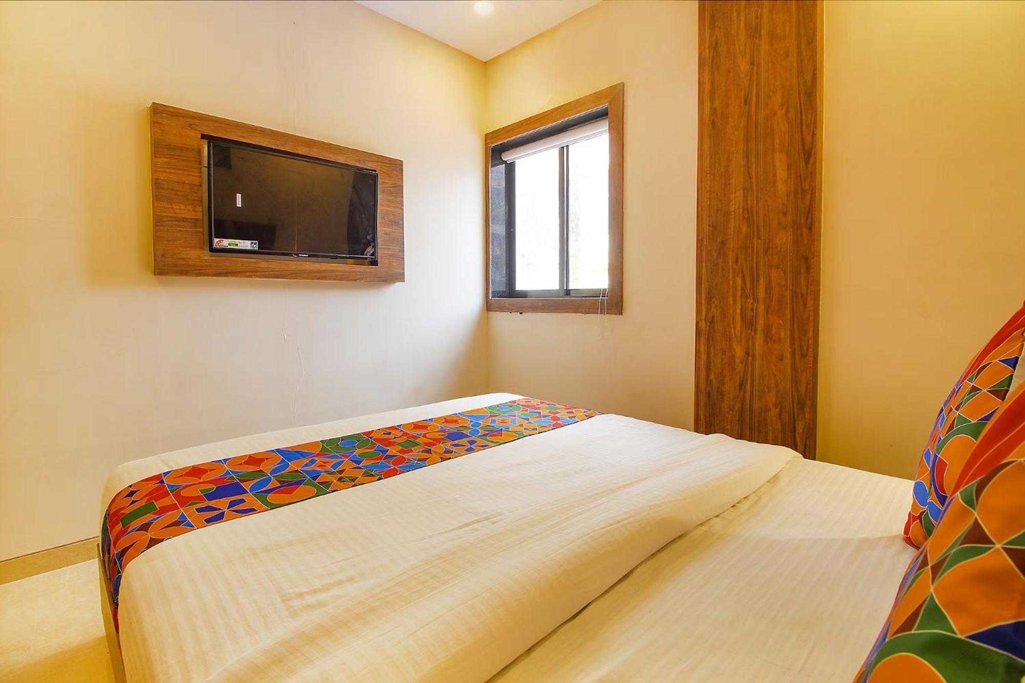 Fabhotel Peninsula - Nr Csmt Station มุมไบ ภายนอก รูปภาพ